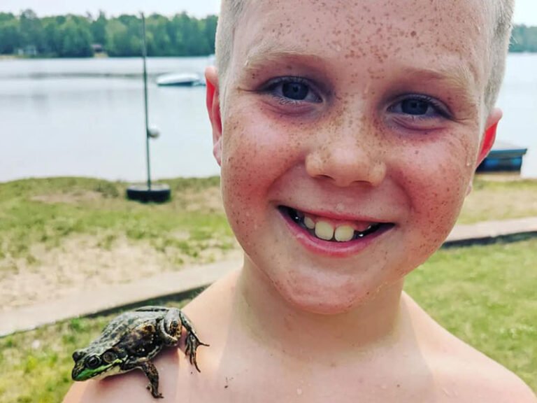 boy-with-frog
